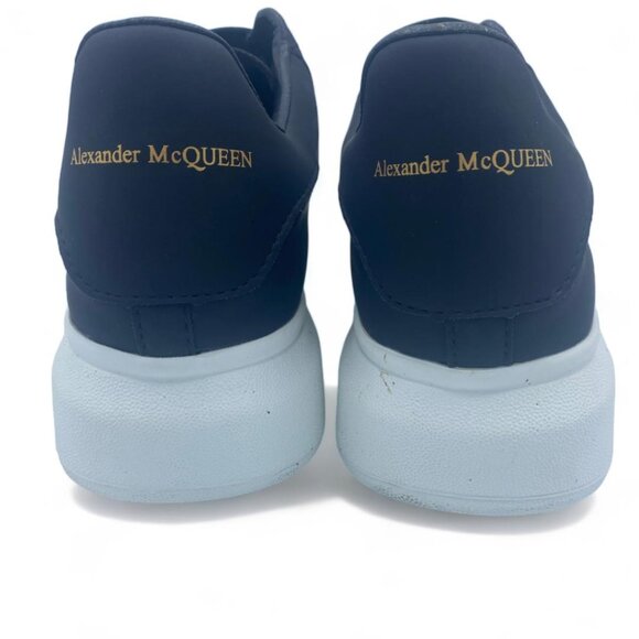 NWD- Alexander McQueen Men's Oversized Sneaker in BLACK/WHITE SZ - 42 MSRP$590 - Picture 3 of 7